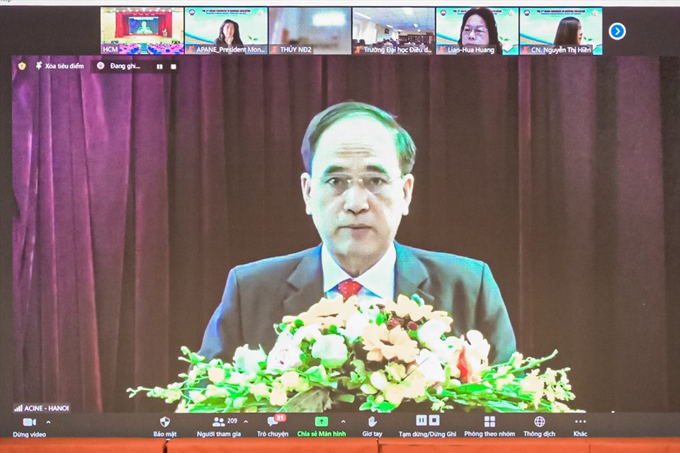 Ông Phạm Văn Tác - Phó Chủ tịch Hội đồng y khoa quốc gia, đại diện Bộ Y Tế Việt Nam phát biểu tại hội nghị. Ảnh: NT