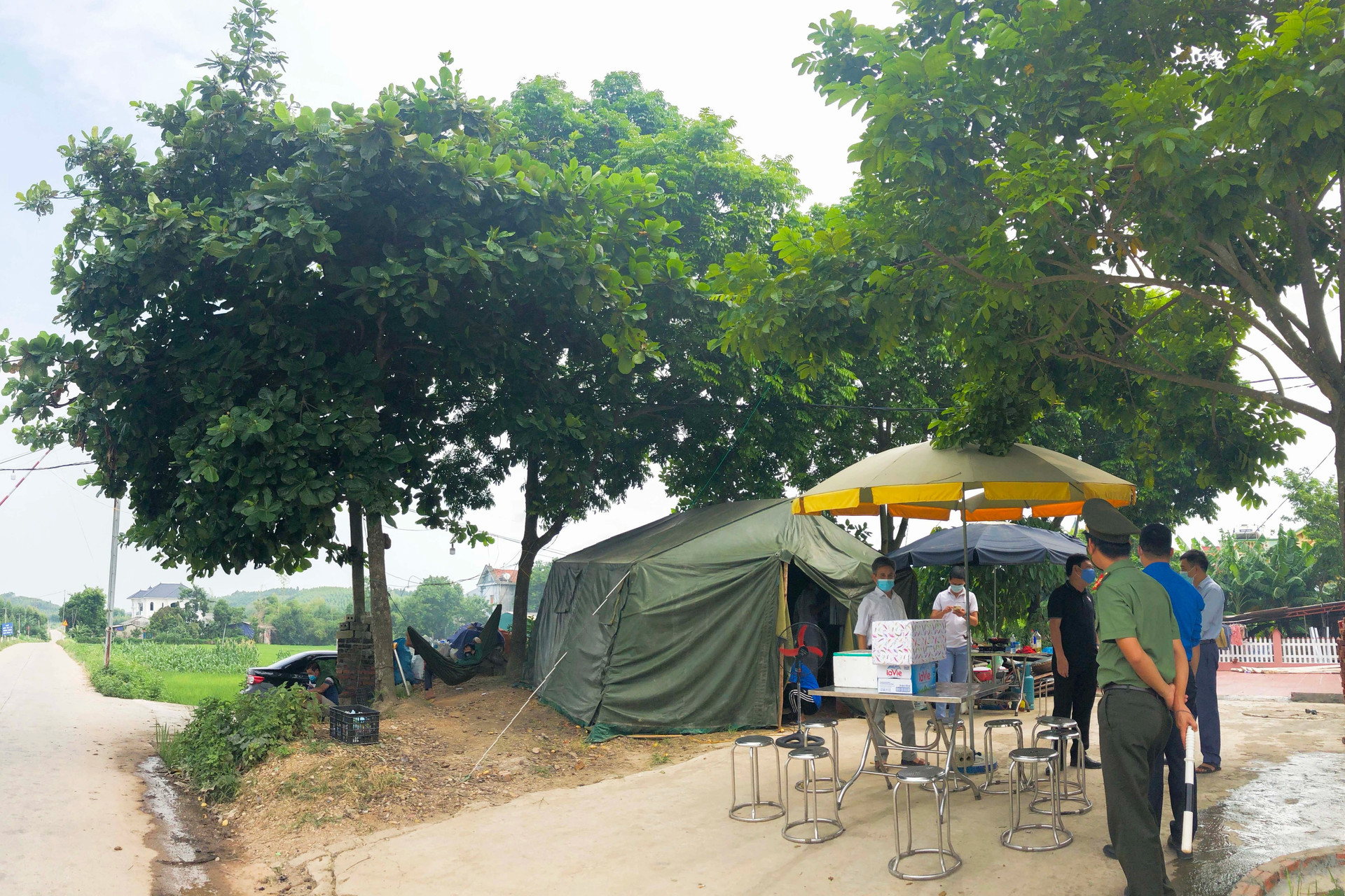 Tuyên Quang tạm dừng hoạt động 5 chốt kiểm dịch ở cửa ngõ ra vào tỉnh - 1