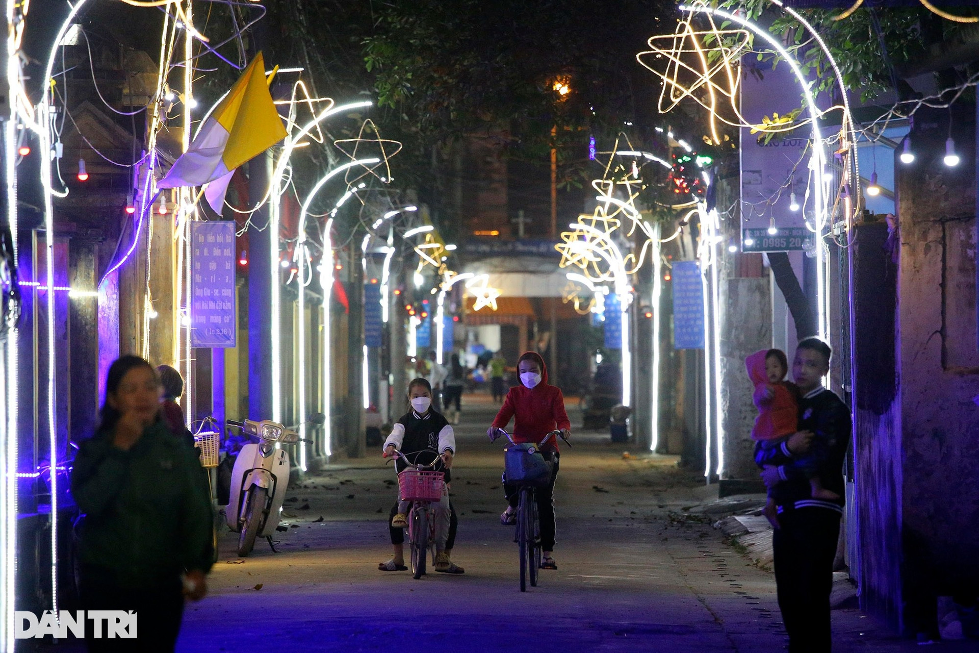 Ngôi làng hơn 100 năm tuổi ở Hà Nội lung linh như xứ sở thần tiên dịp Noel - 8