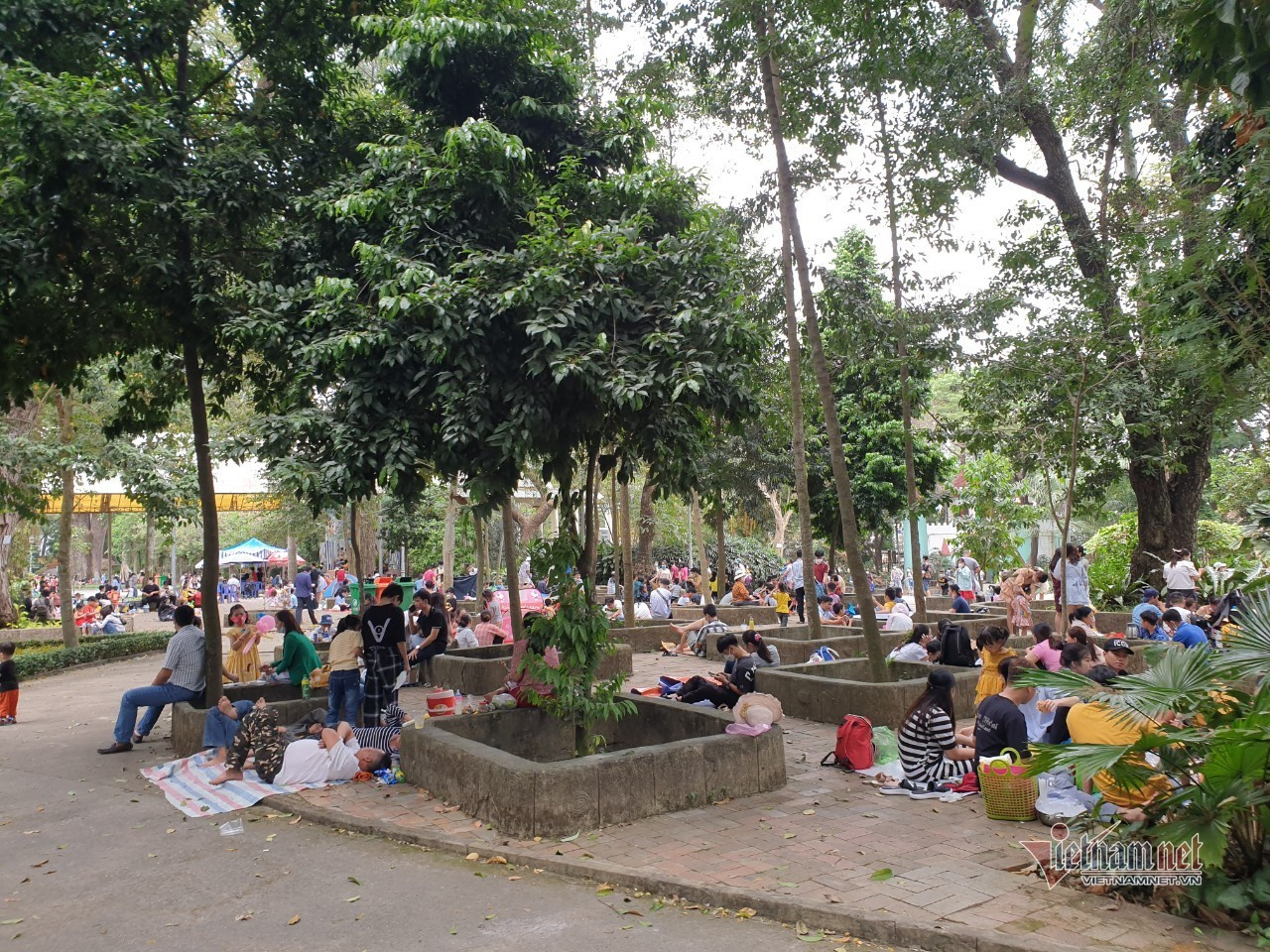 Thảo Cầm Viên Sài Gòn bất ngờ đón hàng nghìn khách vui chơi ngày cuối tuần - 18