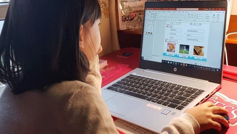 Đầy nguy hiểm khi khoe con trên mạng Đầy nguy hiểm khi khoe con trên mạng