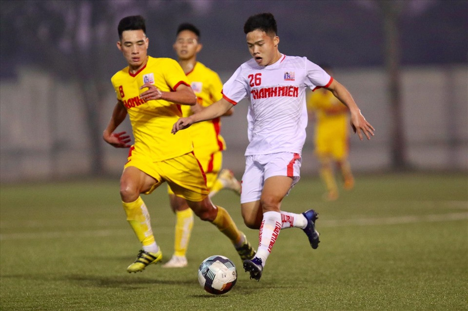 U21 Sông Lam Nghệ An (áo trắng) thắng U21 Nam Định 3-0 để duy trì hy vọng tại giải U21 quốc gia 2021. Ảnh: K.H