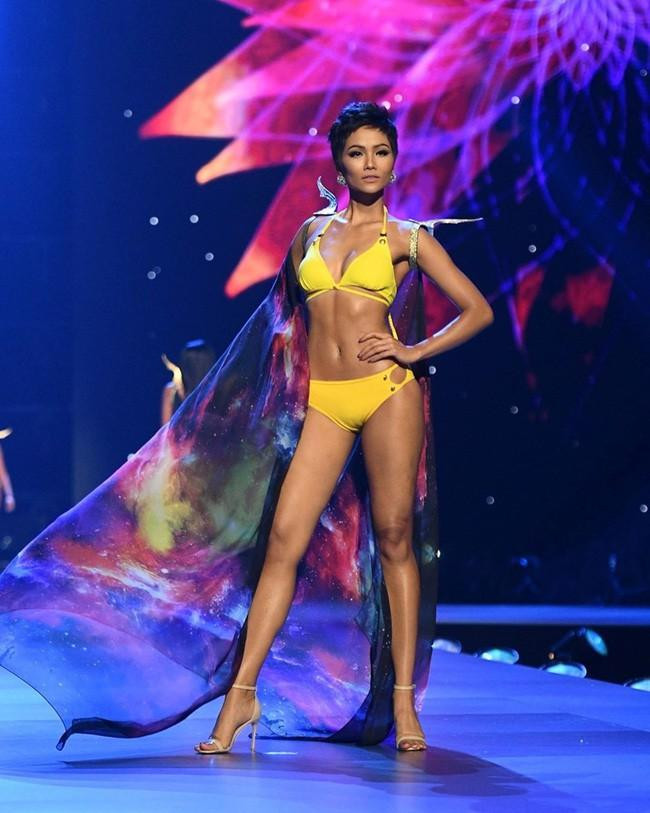 Loạt ảnh đẹp để đời của dàn mỹ nhân Việt tại Miss Universe-19