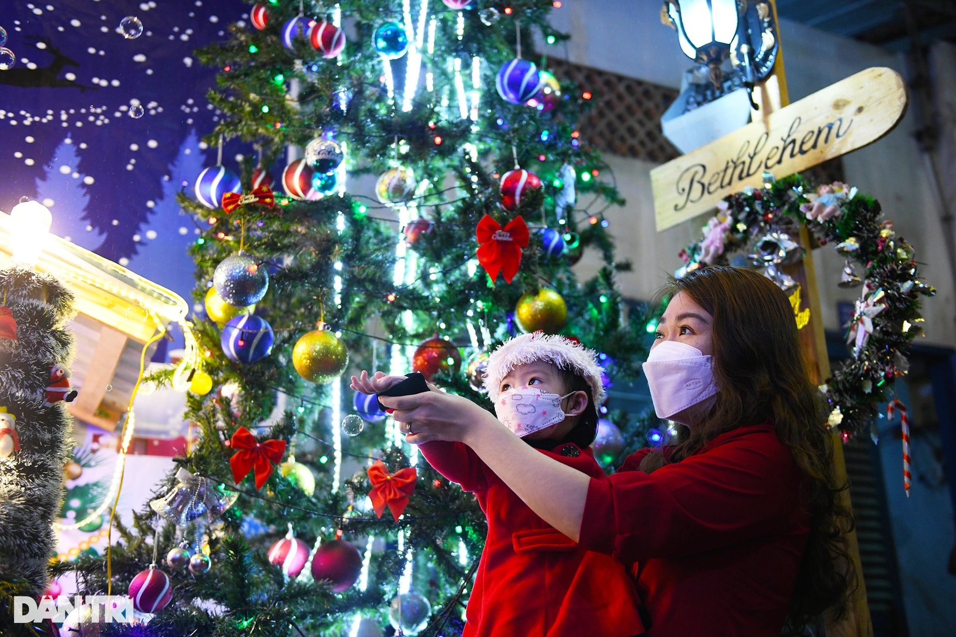 Không khí Noel trầm lắng ở các xóm đạo tại TPHCM - 8 Không khí Noel trầm lắng ở các xóm đạo tại TPHCM - 8