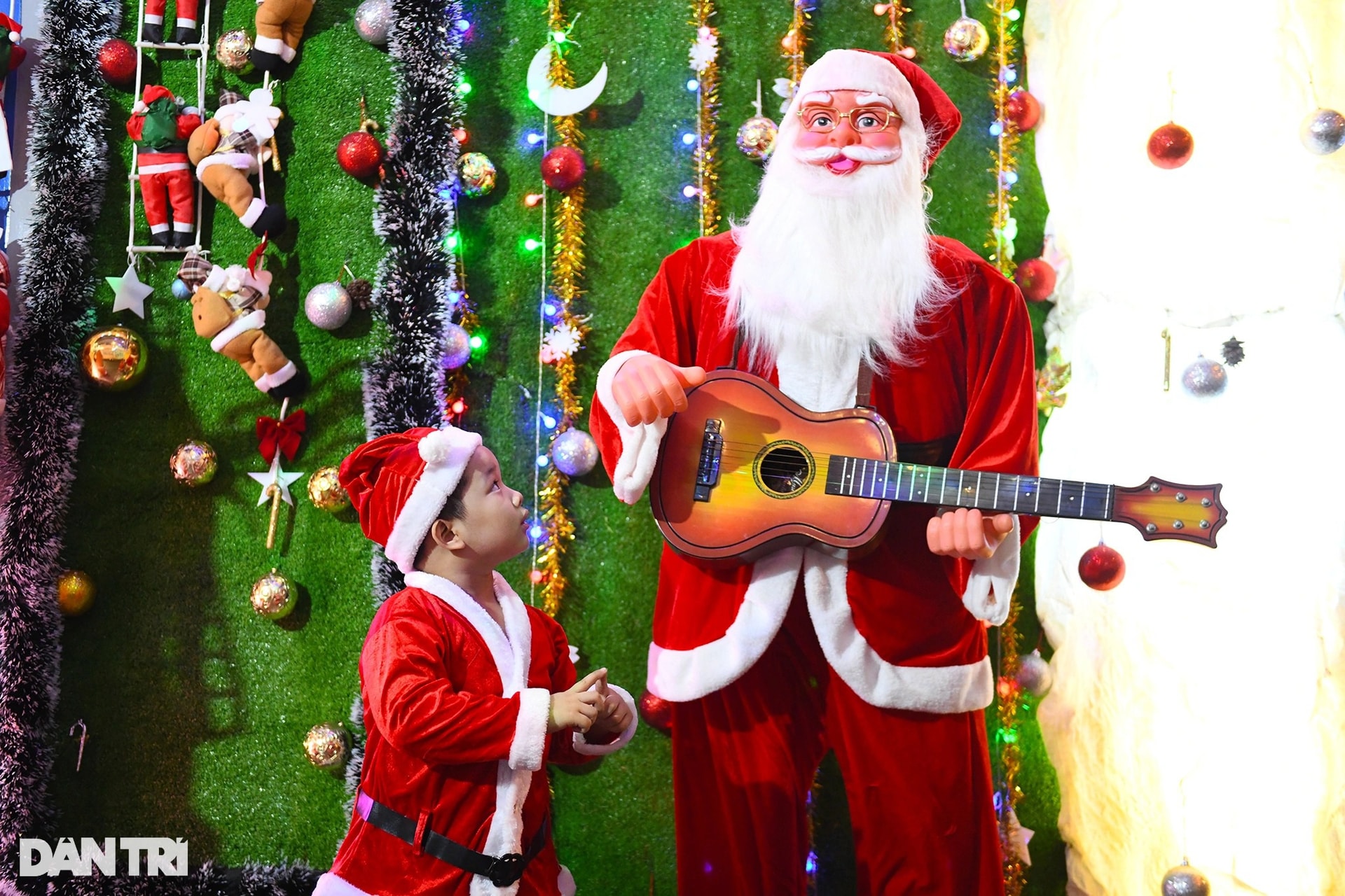 Không khí Noel trầm lắng ở các xóm đạo tại TPHCM - 9 Không khí Noel trầm lắng ở các xóm đạo tại TPHCM - 9