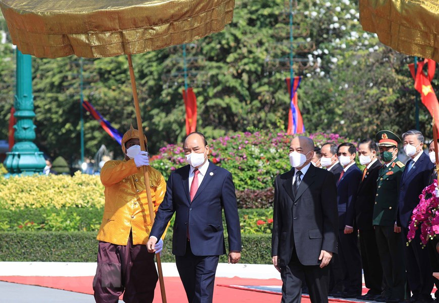 Chủ tịch nước thăm Campuchia: Kết quả toàn diện trong hơn một ngày bận rộn - 1