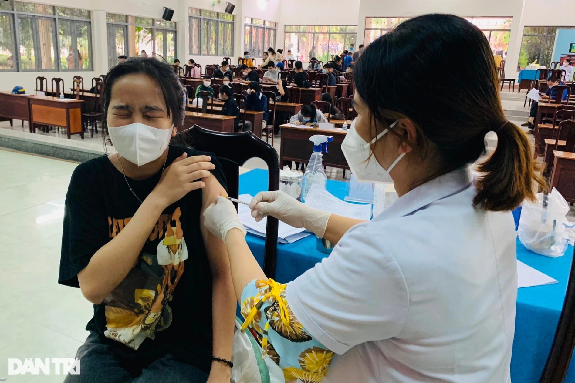 Công an xác minh việc xét duyệt tiêm vaccine Covid-19 ở Buôn Ma Thuột - 1 Công an xác minh việc xét duyệt tiêm vaccine Covid-19 ở Buôn Ma Thuột - 1