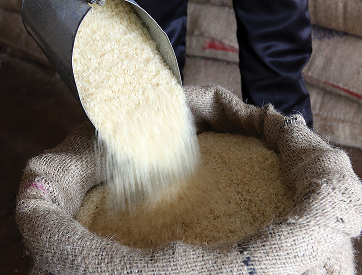 Việt Nam phải nhập gạo, điều, hạt tiêu... con số gây 'choáng'