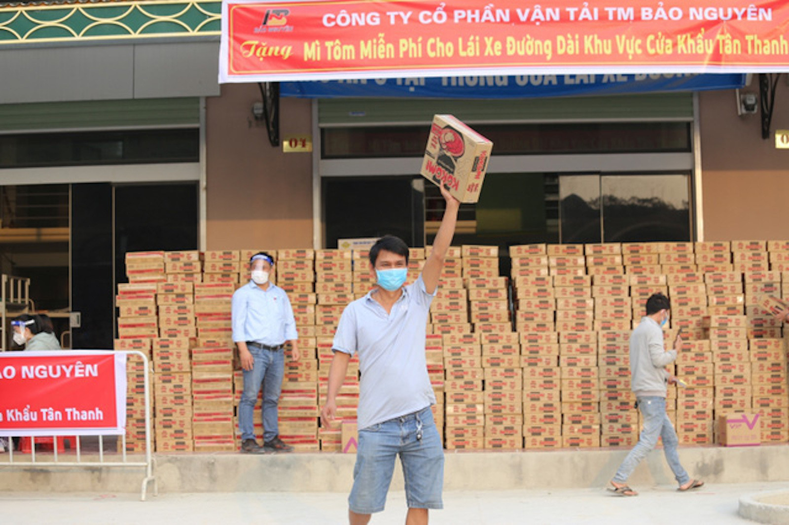 4.200 xe chở hàng vẫn ùn tắc: Tỉnh Lạng Sơn hỗ trợ doanh nghiệp - 3