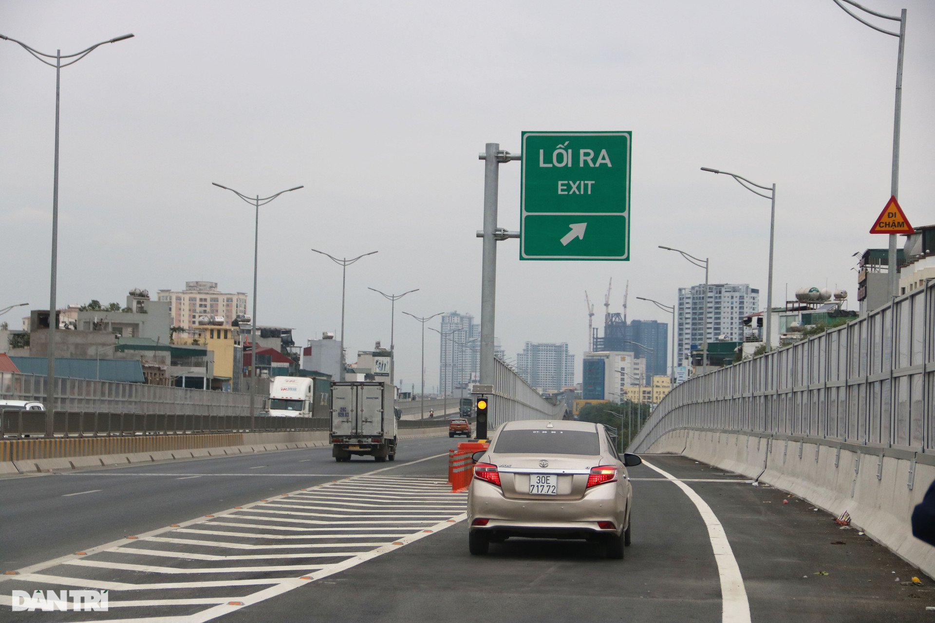 Chính thức thông xe hệ thống đường dẫn lên xuống cầu cạn dài nhất Hà Nội - 7