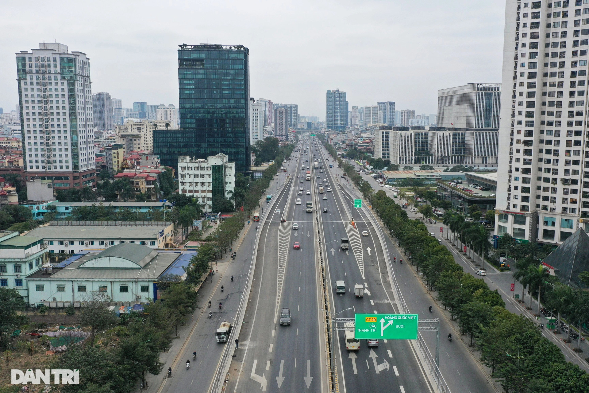 Chính thức thông xe hệ thống đường dẫn lên xuống cầu cạn dài nhất Hà Nội - 1
