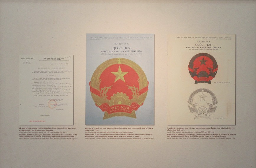 Bộ sưu tập bản phác thảo mẫu Quốc huy Việt Nam là bảo vật quốc gia - 1