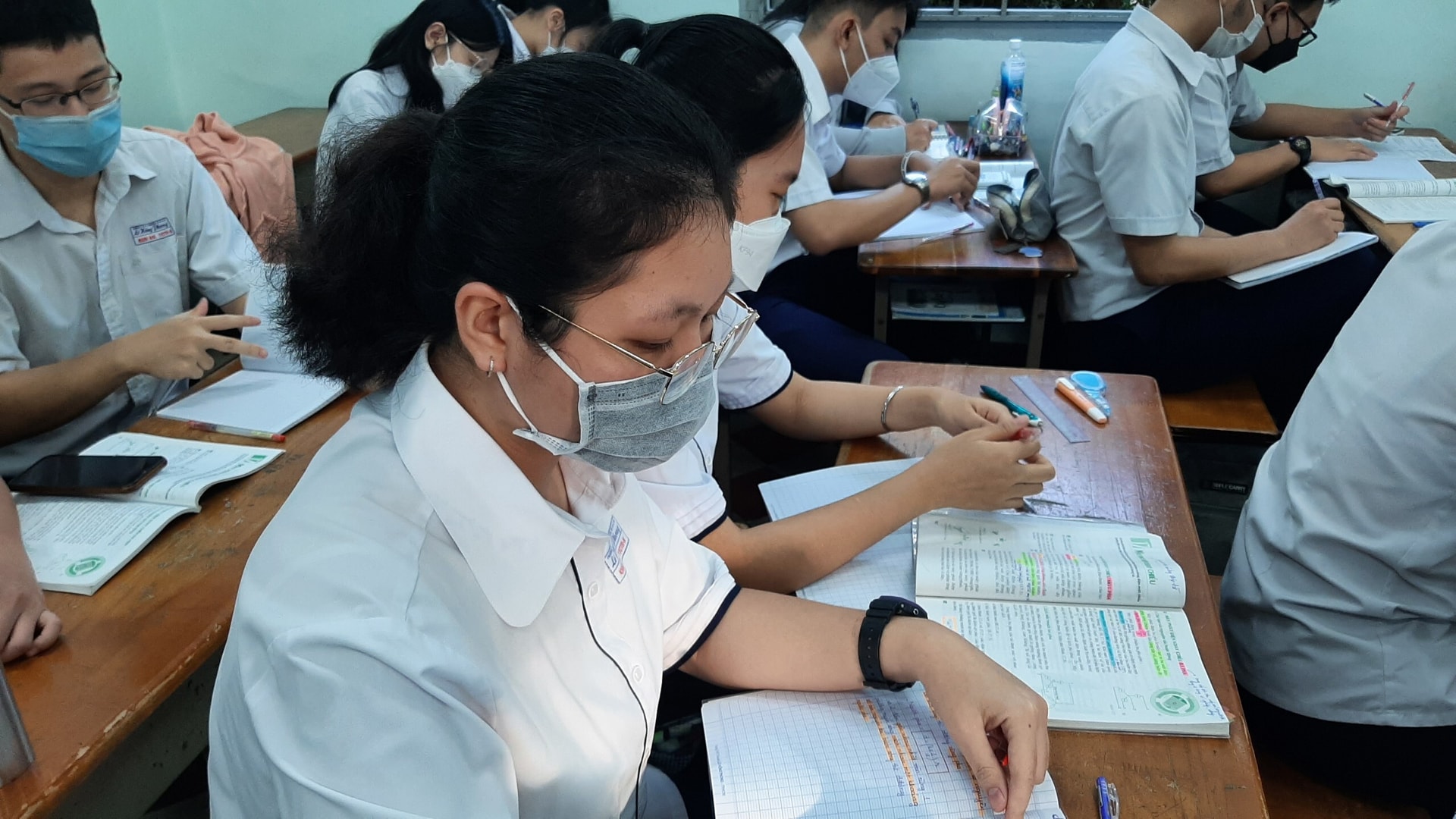 TP.HCM đề xuất cho học sinh khối lớp 7, 8 và 10, 11 đi học từ ngày 3/1 - 1