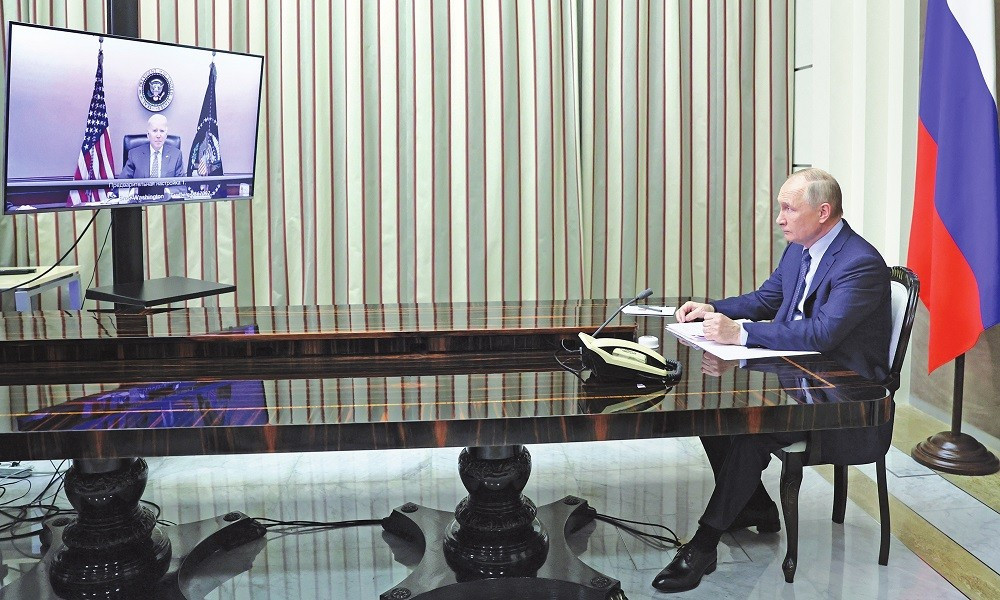 (12.30) Tổng thống Nga Vladimir Putin trong thượng đỉnh trực tuyến với người đồng cấp Mỹ Joe Biden ngày 7.12. (Nguồn: AFP)