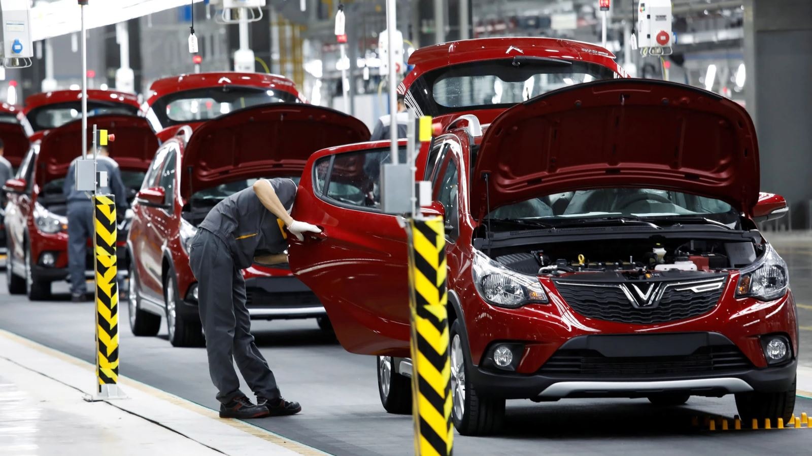 5 sự kiện nổi bật nhất thị trường ô tô Việt năm 2021 5 sự kiện nổi bật nhất thị trường ô tô Việt năm 2021