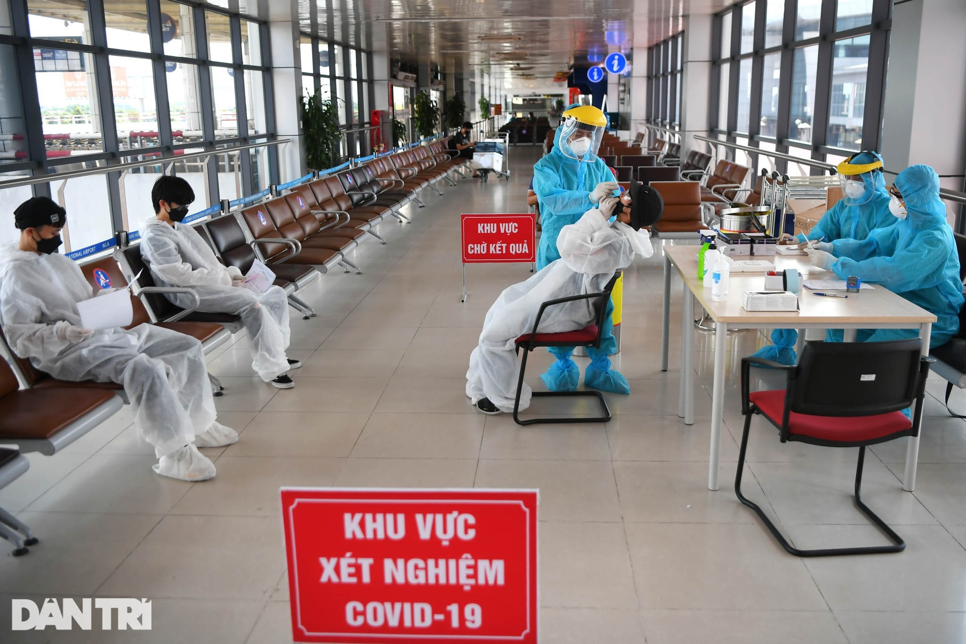 Nóng: Hà Nội bãi bỏ cách ly tập trung người nhập cảnh từ nước có Omicron - 1 Nóng: Hà Nội bãi bỏ cách ly tập trung người nhập cảnh từ nước có Omicron - 1