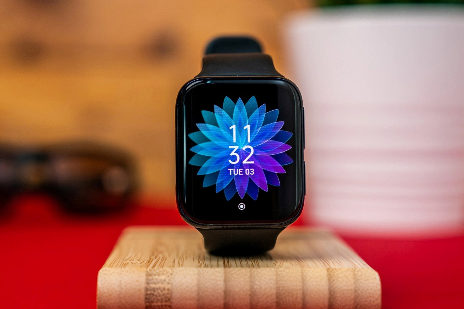 Smartwatch giảm giá Tết 2022 là cơ hội để bạn sở hữu một chiếc đồng hồ thông minh hiện đại với giá cực tốt. Với nhiều tính năng thông minh và thiết kế đẹp mắt, chiếc đồng hồ này sẽ là một món quà tuyệt vời cho mình hay những người thân của bạn.