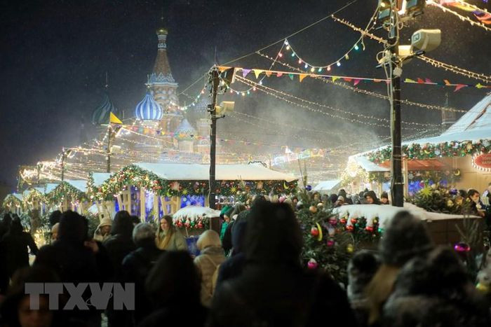 Hình ảnh người dân Nga hân hoan chào đón năm mới 2022 - 11