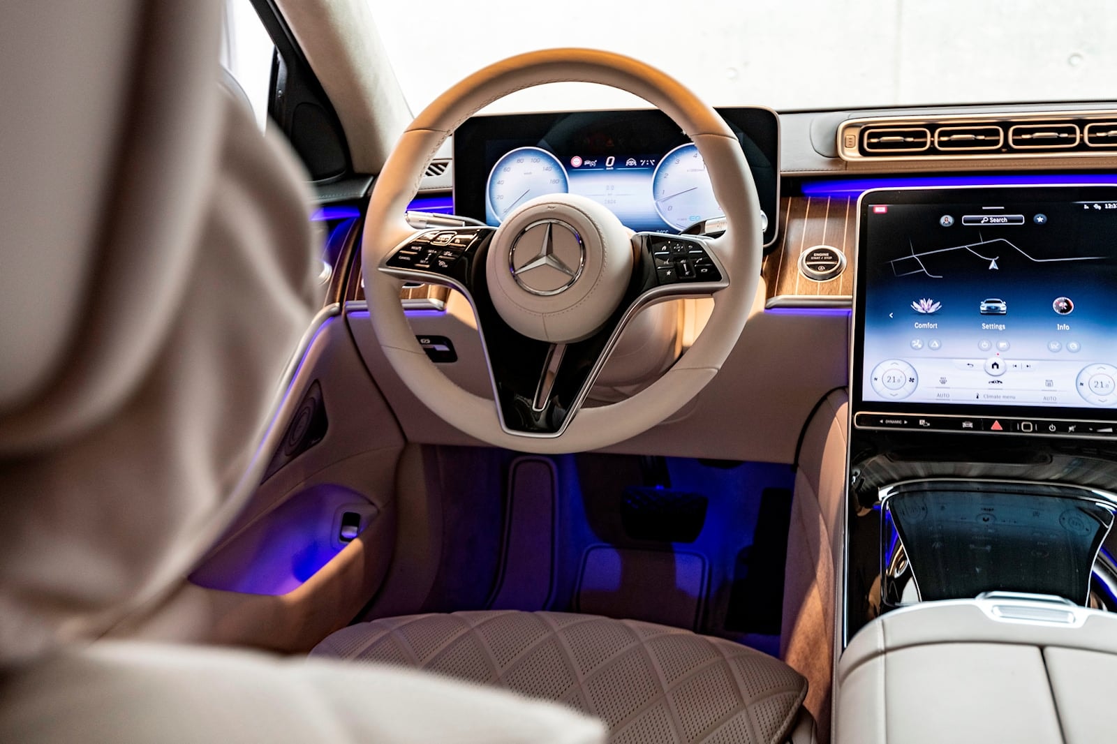 Mẫu xe sang trọng bậc nhất Mercedes Mẫu xe sang trọng bậc nhất Mercedes