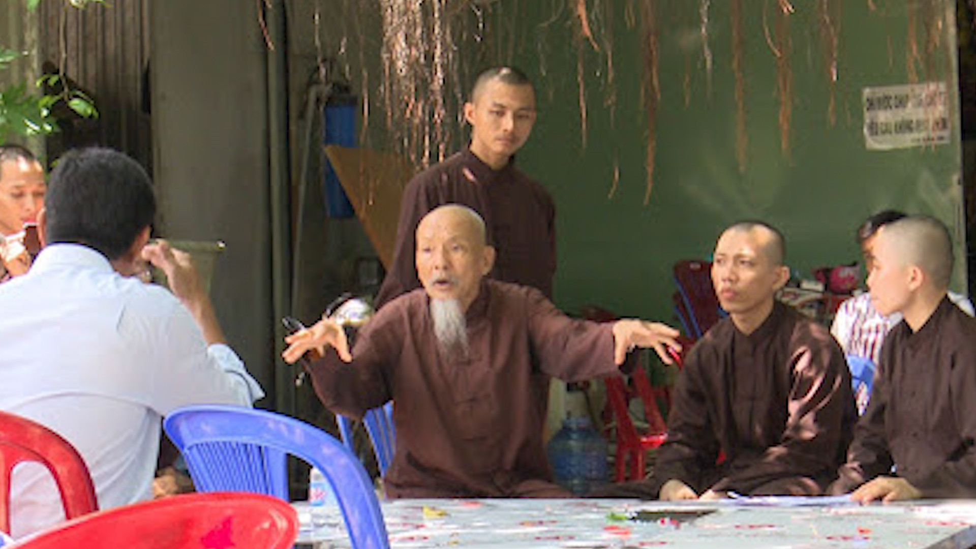 Khởi tố vụ lợi dụng tôn giáo, từ thiện để trục lợi tại 'Tịnh Thất Bồng Lai' - 1