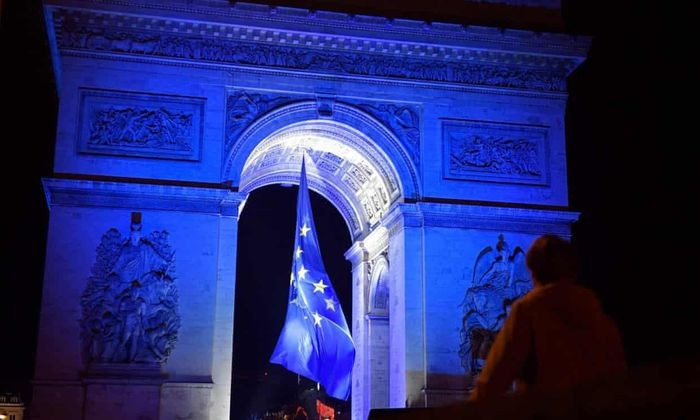 Tổng thống Pháp nói gì về việc cờ Liên minh châu Âu bị hạ khỏi Khải Hoàn Môn?