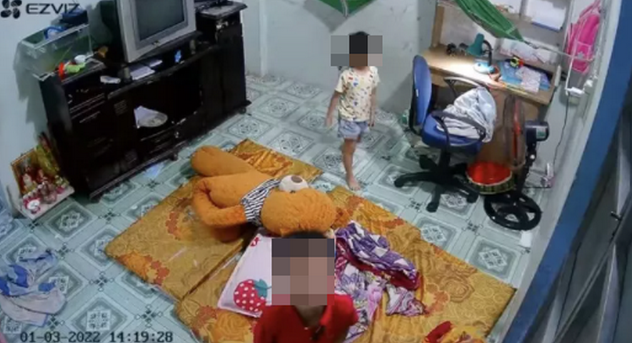 Mẹ của hai anh em học online ở nhà bị tên cướp đe doạ, cướp iPad lên tiếng - 1
