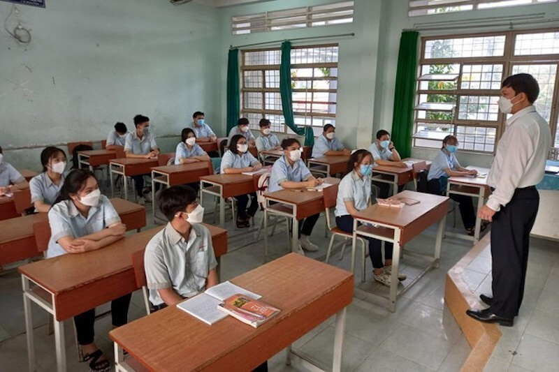 Hơn 20% học sinh khối 9 và 12 ở Tiền Giang chưa đi học trực tiếp - 1