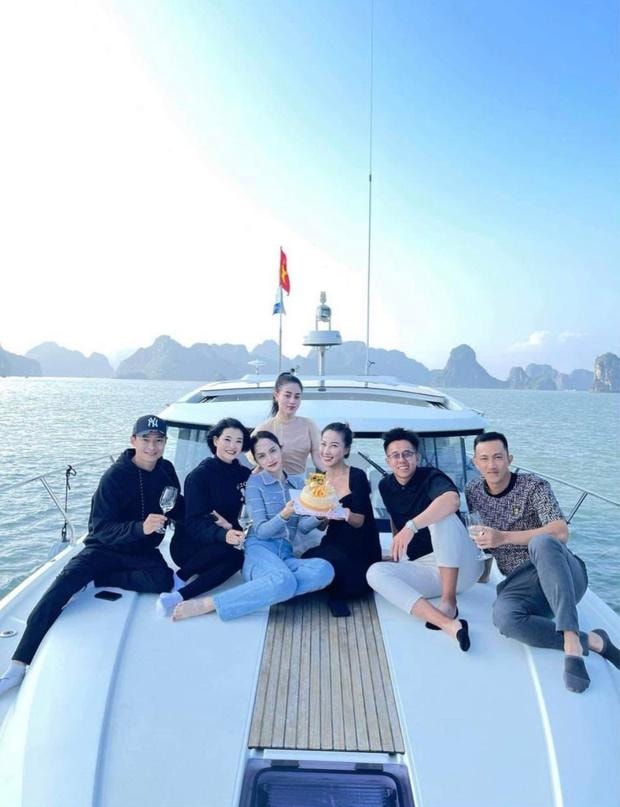 Chỉ có thể là Hương Giang: Check-in cùng tình cũ lẫn bồ mới-1