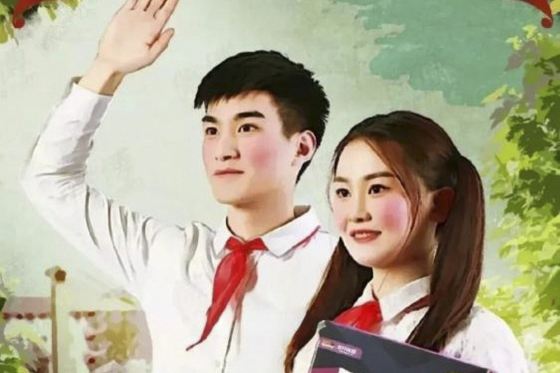 Quảng cáo sử dụng khăn quàng đỏ bị người Trung Quốc lên án là trục lợi - 1