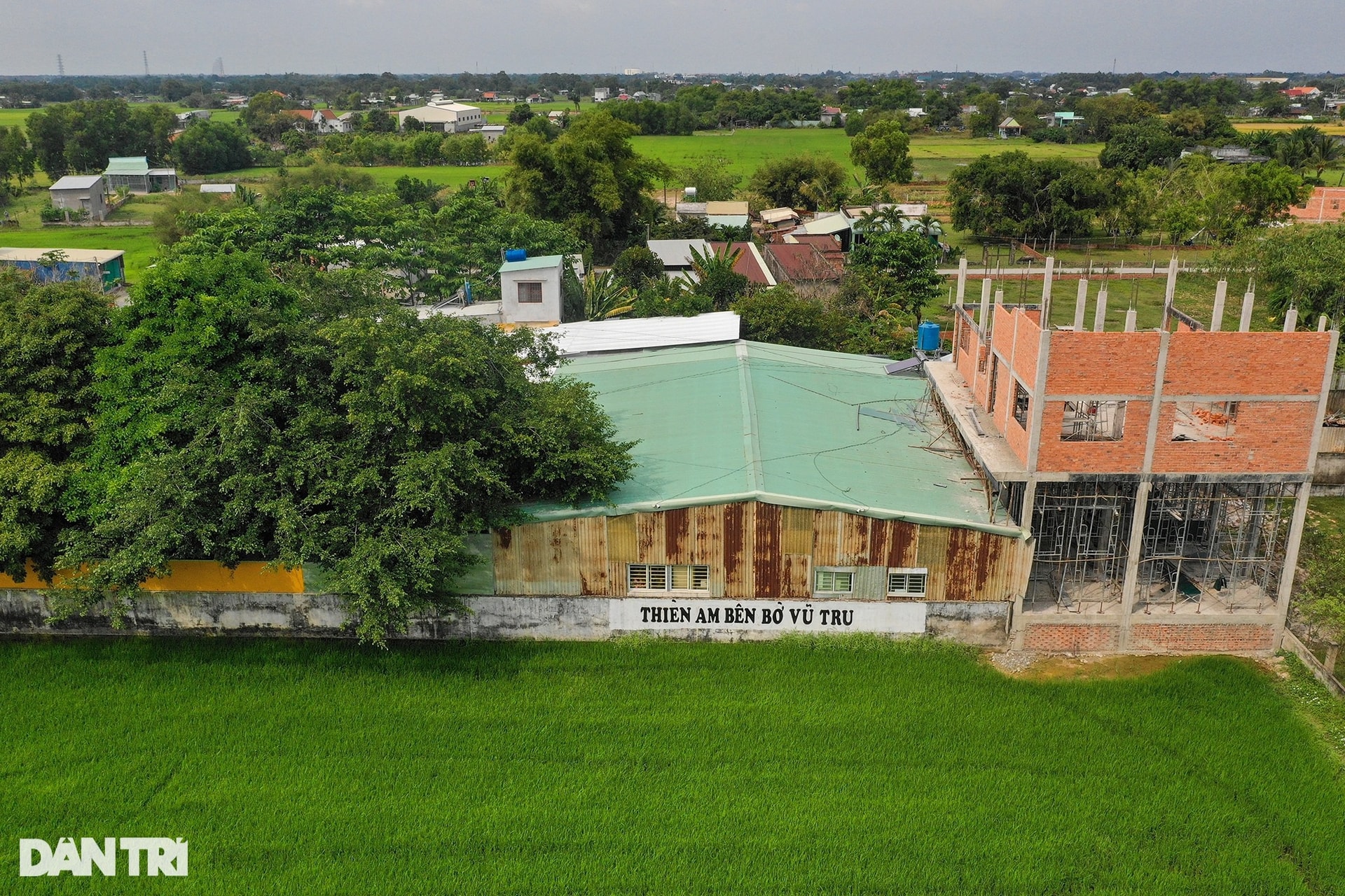 Cận cảnh khu Tịnh thất Bồng Lai đang bị an ninh siết chặt suốt 3 ngày qua - 1 Cận cảnh khu Tịnh thất Bồng Lai đang bị an ninh siết chặt suốt 3 ngày qua - 1