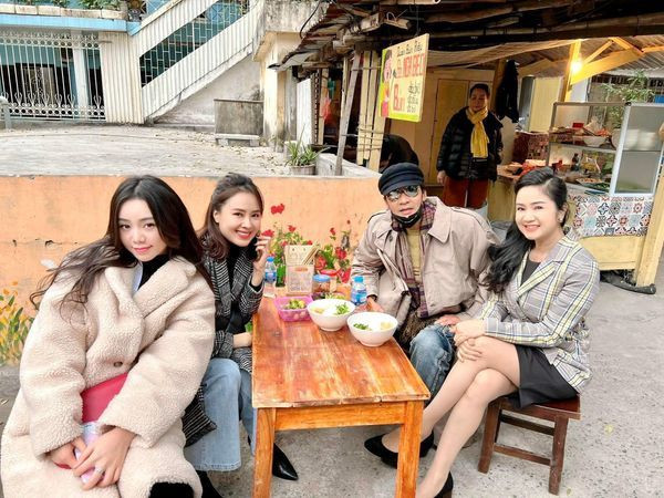 Hồng Diễm, Thu Quỳnh hội ngộ 'Gặp gỡ diễn viên truyền hình 2022'