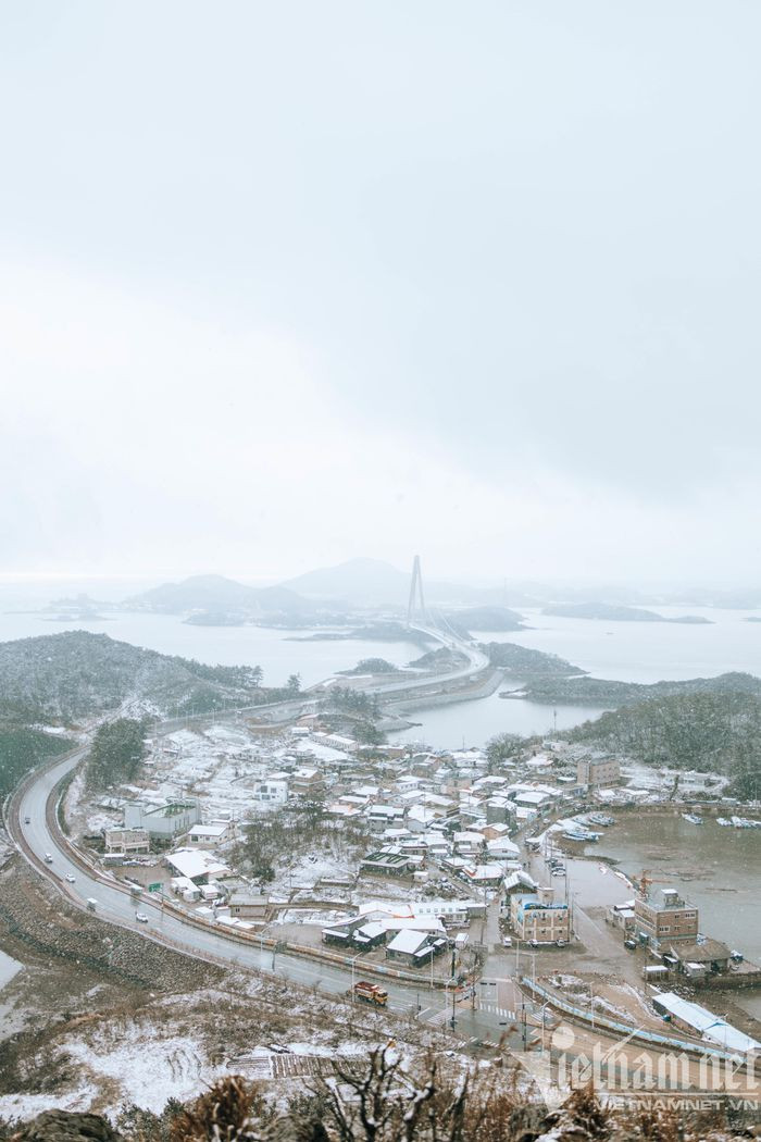 Chàng trai Việt dầm tuyết, mưa đá 4 tiếng 'săn ảnh' ngôi làng Hàn Quốc đẹp hơn phim - 2