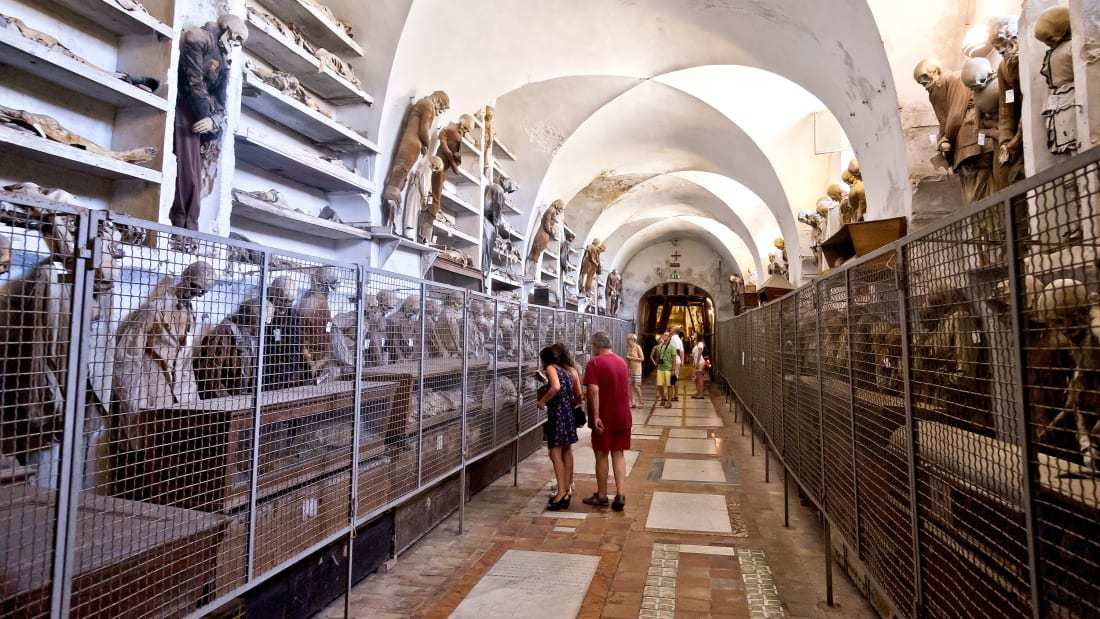 Đi tìm lời giải về hàng loạt xác ướp trẻ em trong hầm mộ ở Italia