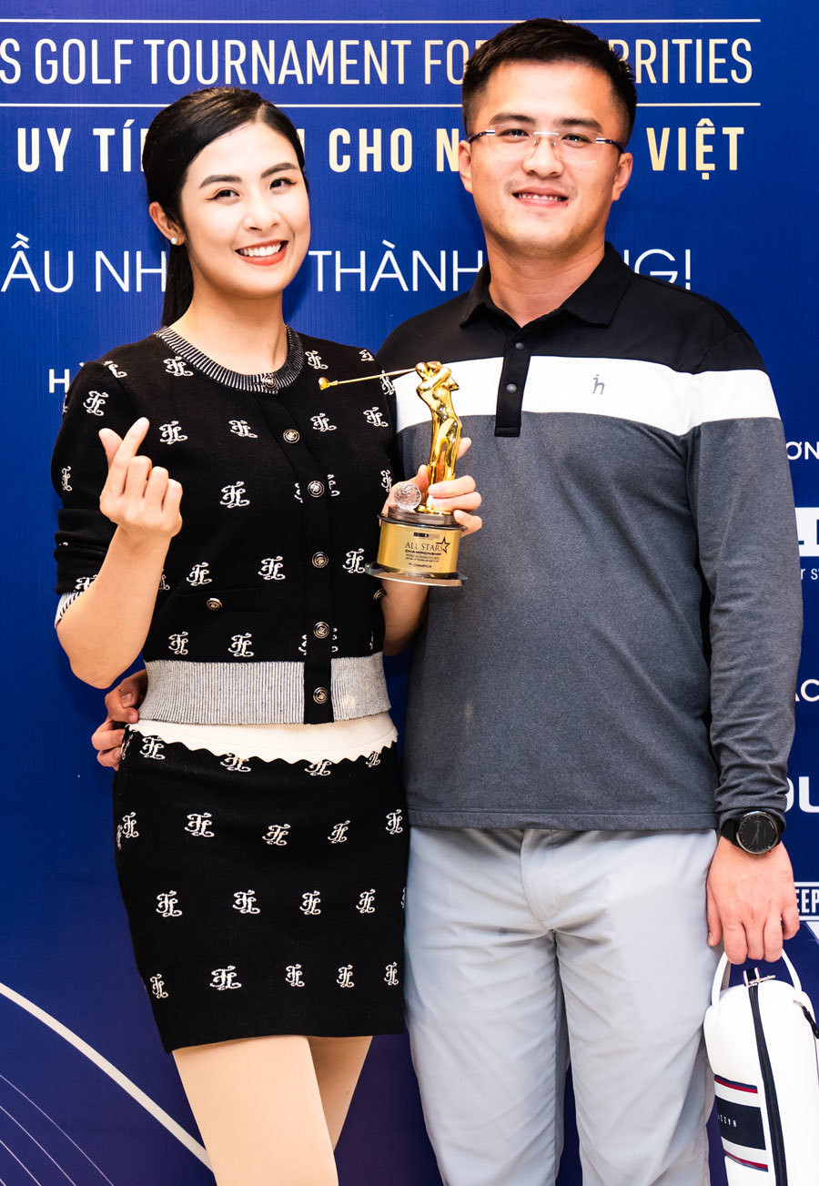 Ngọc Hân cùng bạn trai hội ngộ với vợ chồng MC Thu Hoài