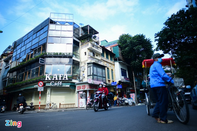 Hàng ăn, chuỗi cà phê ở Hà Nội đóng cửa, không bán mang về - 1