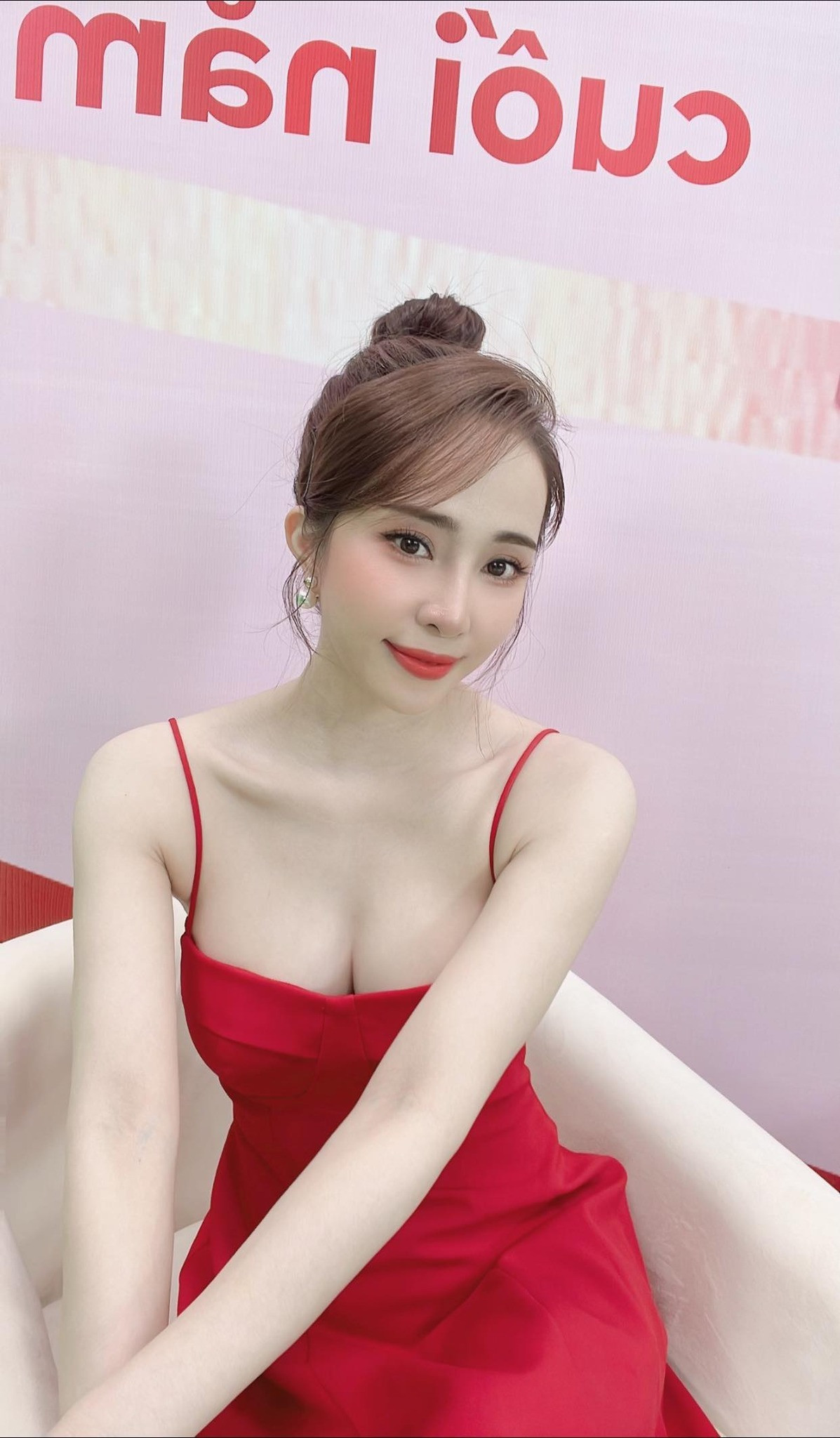 5 sao nữ nghiện khoe body gợi cảm trong showbiz Việt