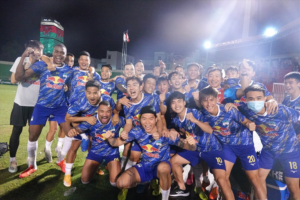 Hoàng Anh Gia Lai vô địch Cúp Hoàng đế Quang Trung 2022 sau khi thắng Bình Định 1-0. Sau 3 trận, đội bóng phố Núi toàn thắng. Trước đó, họ đã vượt qua Bình Dương 3-1 và Đà Nẵng 2-1.