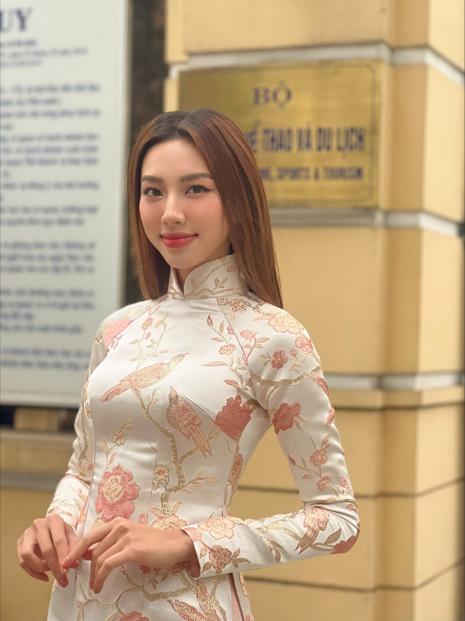 Hoa hậu Thùy Tiên gặp Thứ trưởng Bộ Văn hóa Thể thao và Du lịch - 3 Hoa hậu Thùy Tiên gặp Thứ trưởng Bộ Văn hóa Thể thao và Du lịch - 3