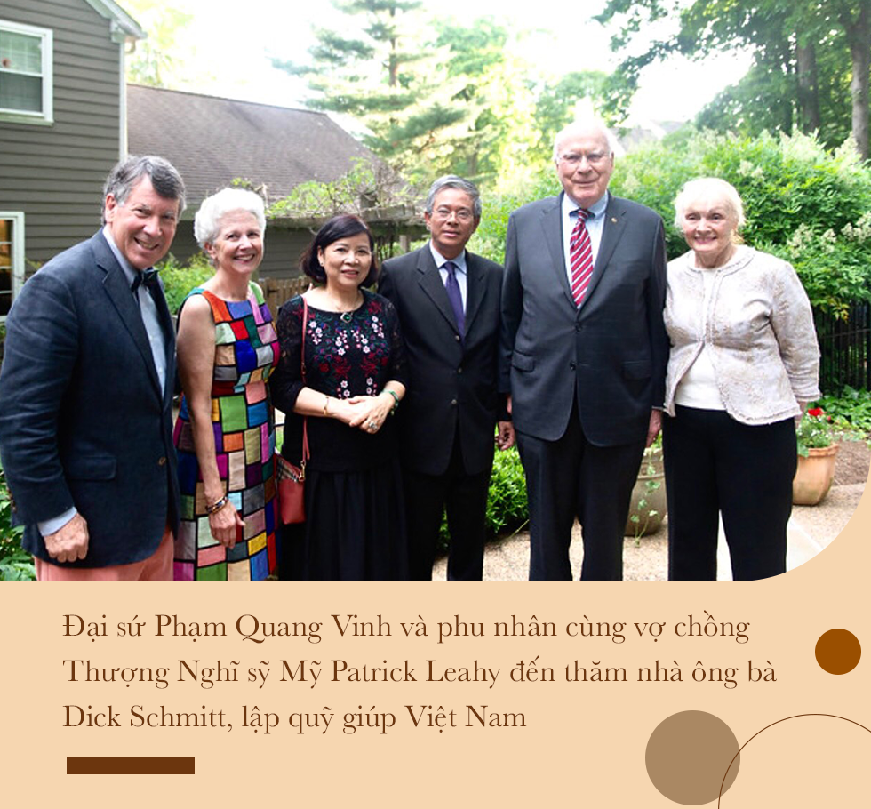 Tiết lộ trợ lý Tổng thống Mỹ uống mắm bằng ly, phát sốt vì bánh trôi Việt - 23 Tiết lộ trợ lý Tổng thống Mỹ uống mắm bằng ly, phát sốt vì bánh trôi Việt - 23