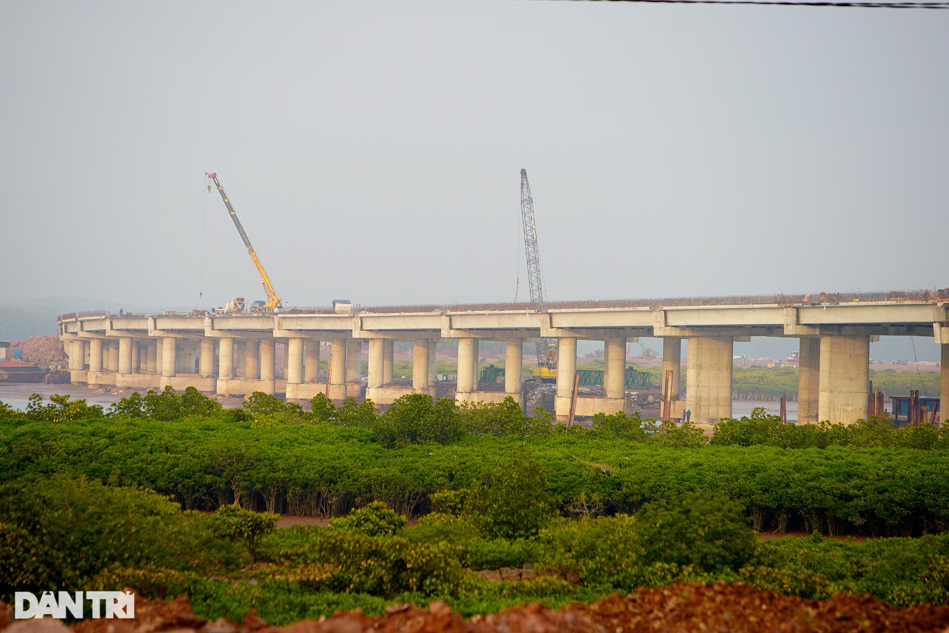 Quảng Ninh: Tuyến cao tốc xuyên tỉnh dài nhất Việt Nam gấp rút về đích - 6