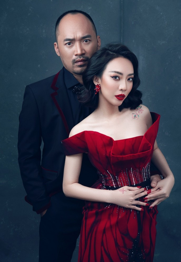 Thu Trang – Tiến Luật chụp ảnh tình tứ kỷ niệm 11 năm kết hôn