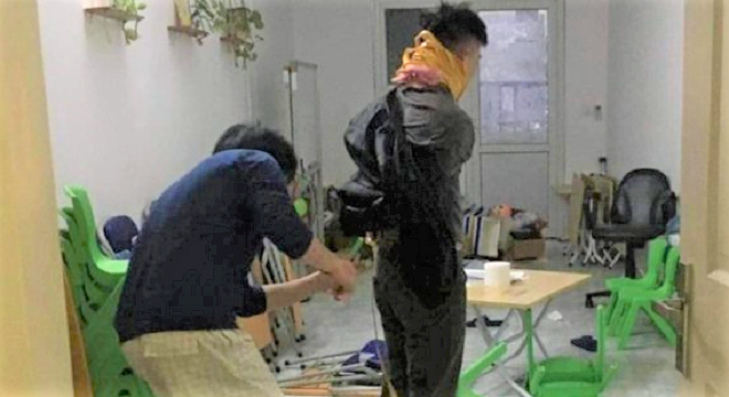 Xông vào căn hộ trói chủ nhà, cướp điện thoại ở Hà Nội: Bắt giữ 1 nghi phạm - 1