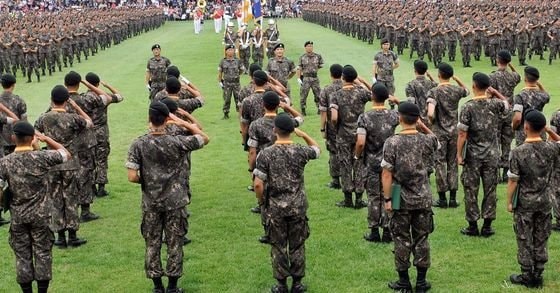 25 sao Hàn được miễn nhập ngũ