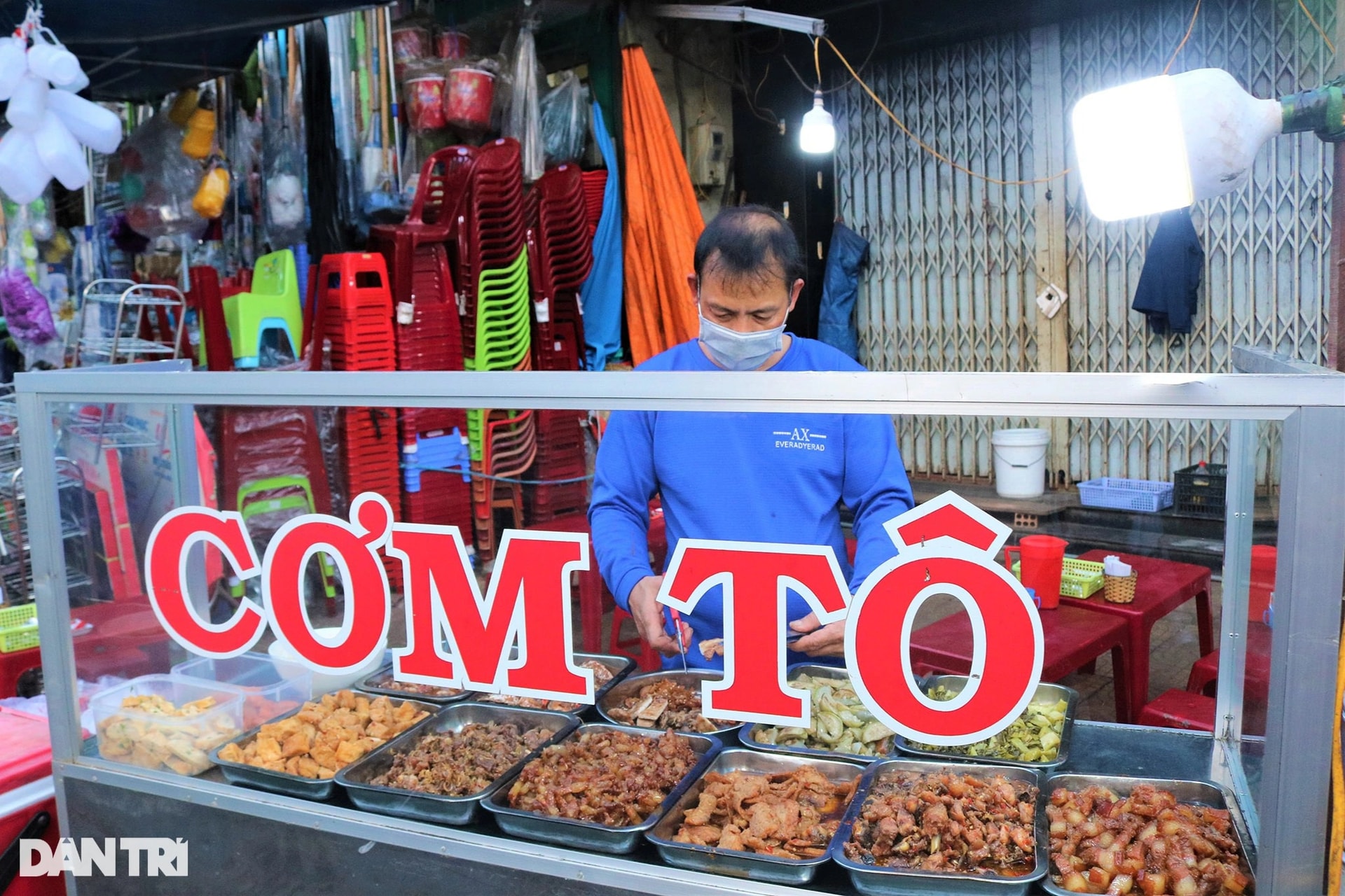 Cơm tô phố núi chinh phục du khách check-in, một quán bán 300 suất mỗi ngày - 1