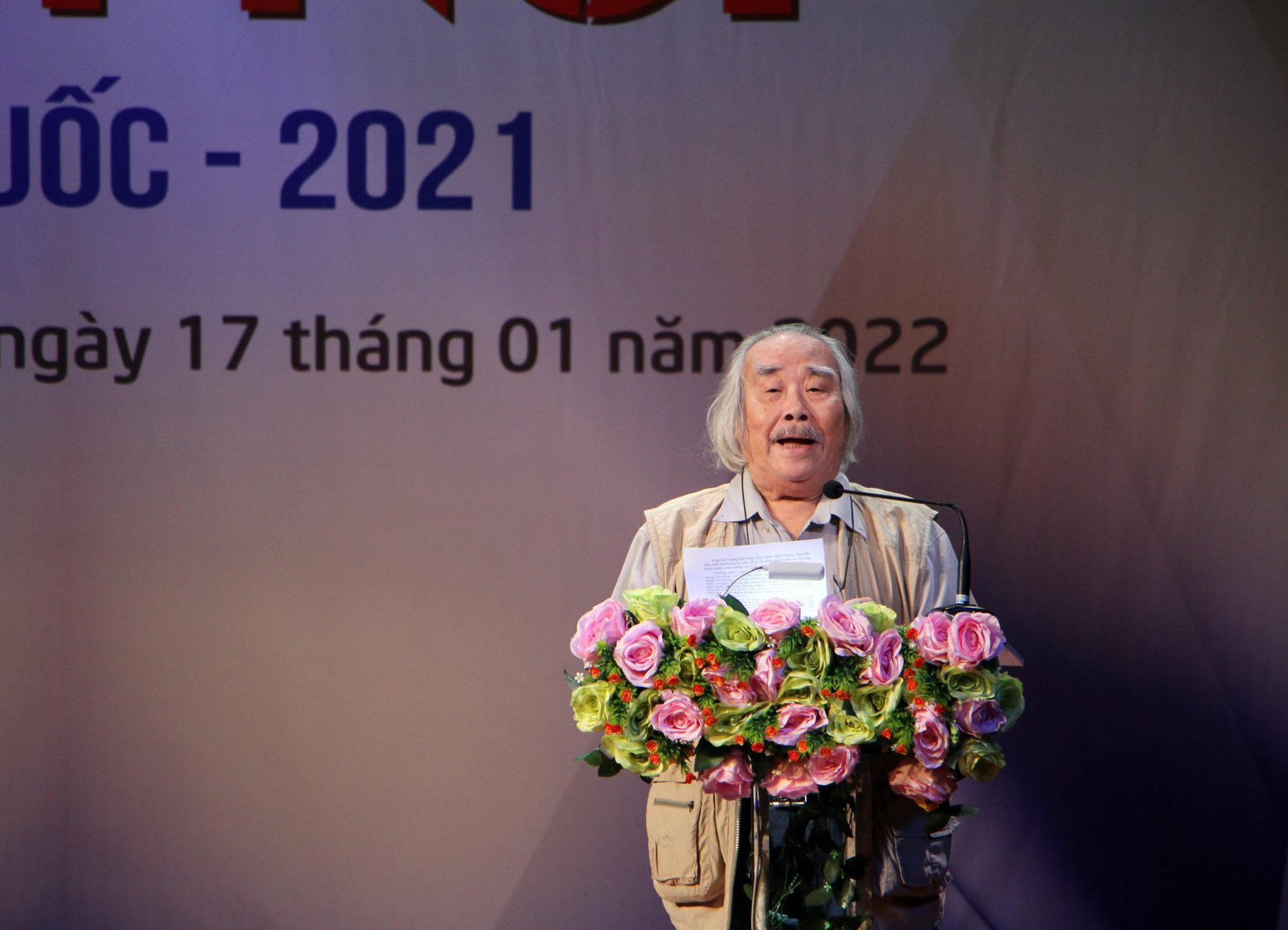 Hoài Linh đoạt Huy chương Vàng Liên hoan Kịch nói với vai chủ trọ keo kiệt - 4