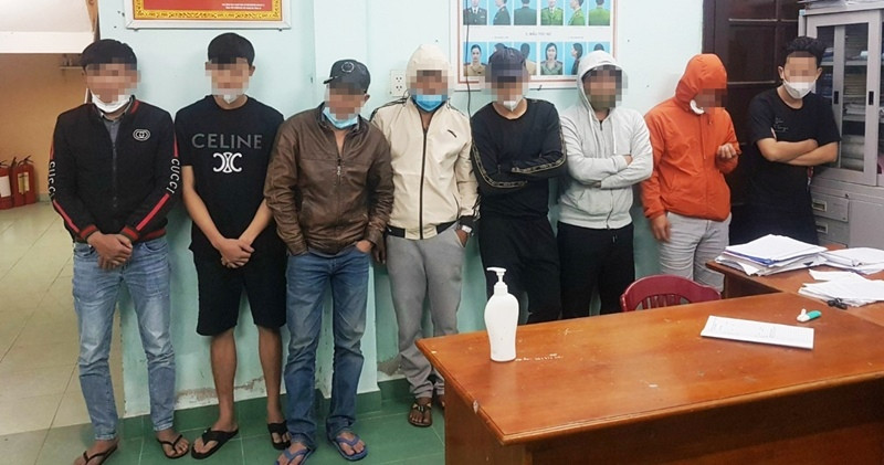Quảng Nam: 19 khách và nhân viên 'phê' ma túy trong quán karaoke