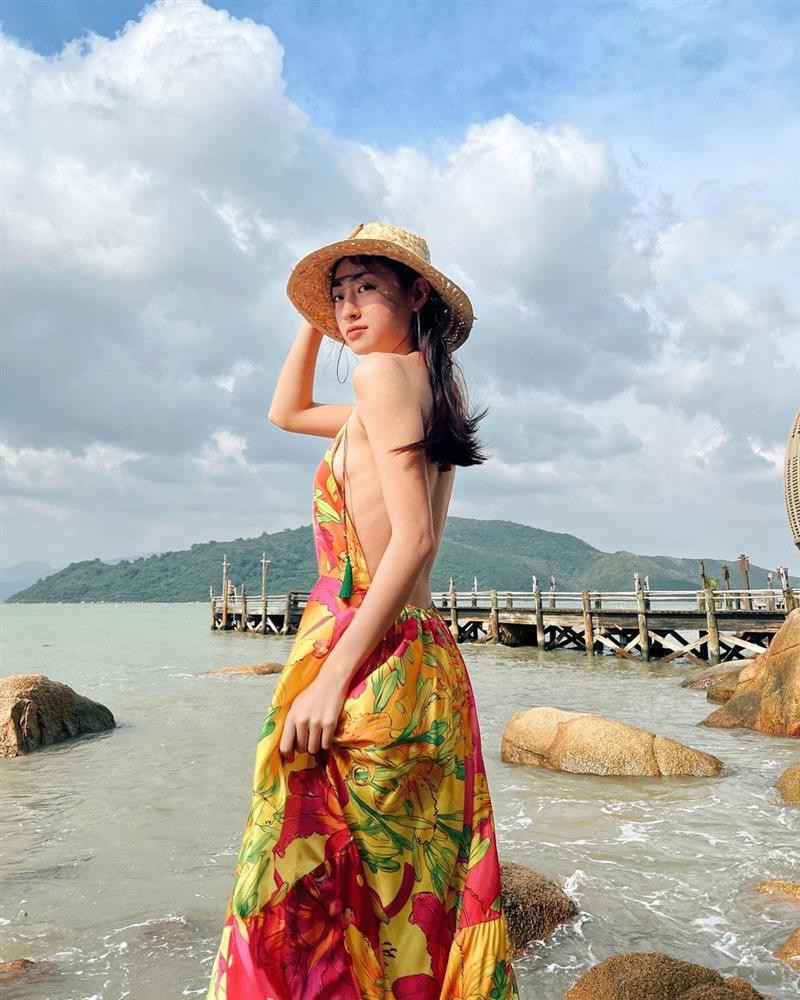 Hoa hậu Lương Thùy Linh nghiện thả rông bất chấp vòng 1 xập xệ-7