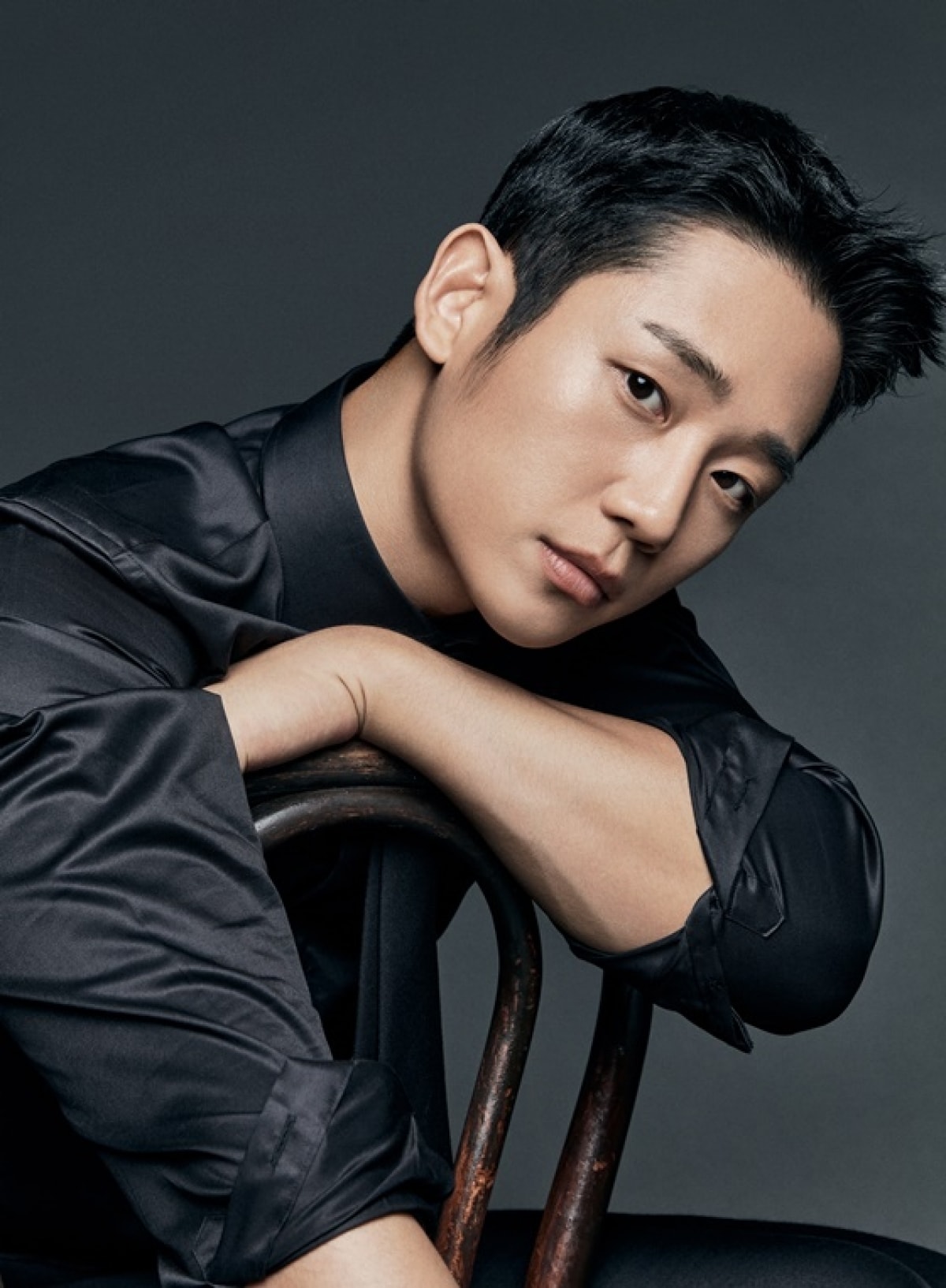 Jung Hae In khoe body 6 múi trong hậu trường 'Snowdrop'