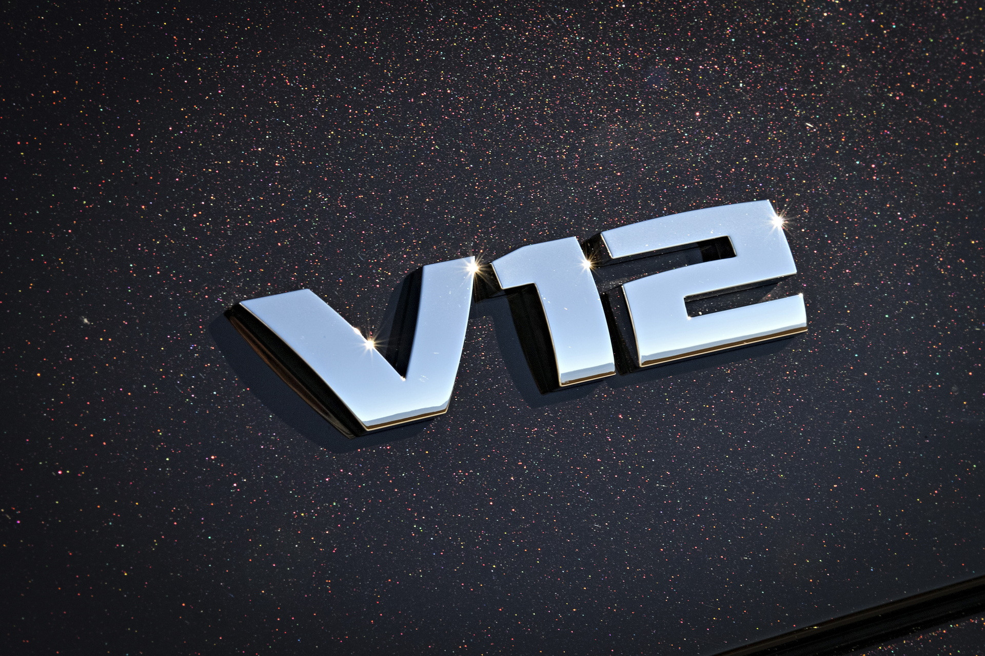 Phiên bản BMW 760i cuối cùng sử dụng động cơ V12 sẽ chỉ có 12 cái được sản xuất