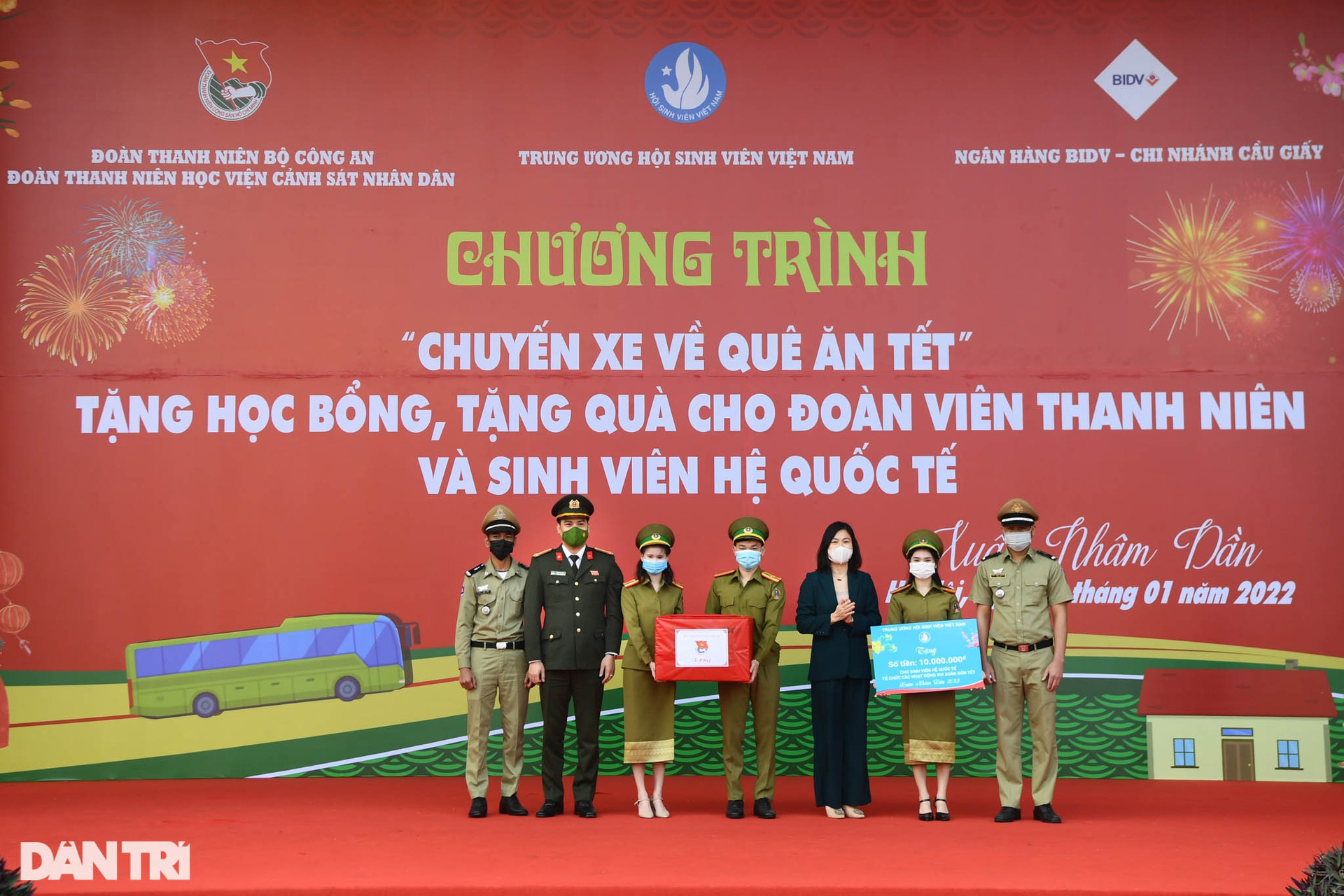 Chuyến xe mùa xuân đưa 300 học viên HV Cảnh sát nhân dân về quê đón Tết - 9